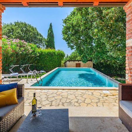 Villa Hrast Bacva Вишнян Екстер'єр фото