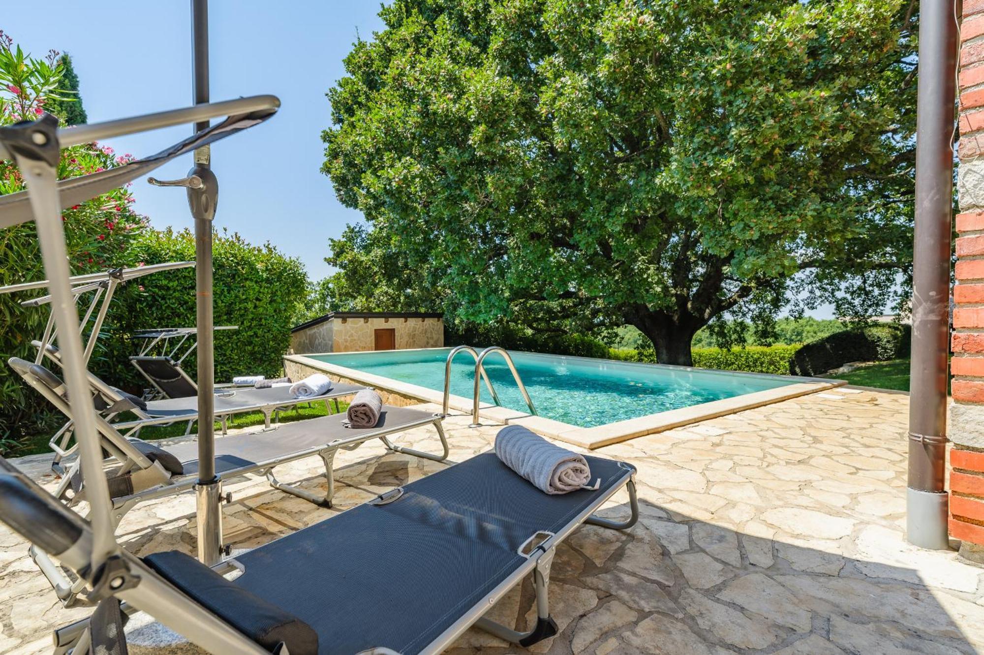 Villa Hrast Bacva Вишнян Екстер'єр фото