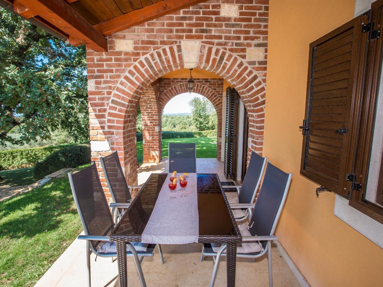Villa Hrast Bacva Вишнян Екстер'єр фото